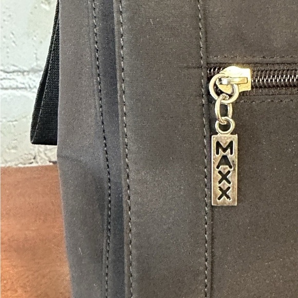 Black Max New York Collection Messenger Bag - Picture 3 of 5